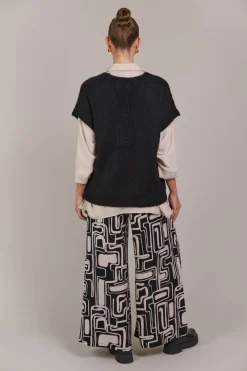 Folie Button Vest - Black