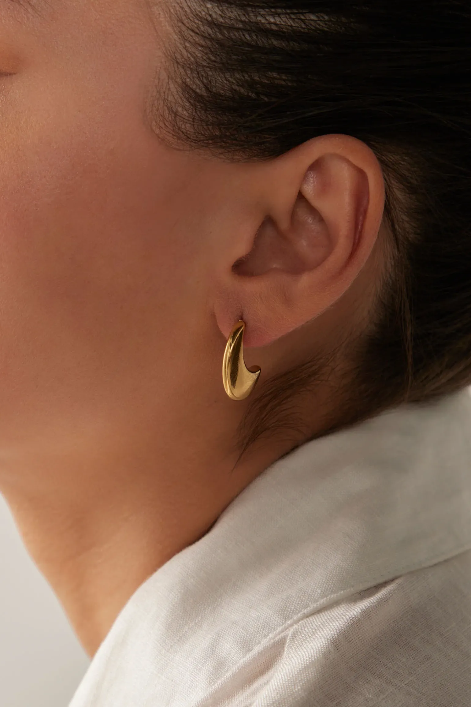 Halcyon Crescent Earring - Gold