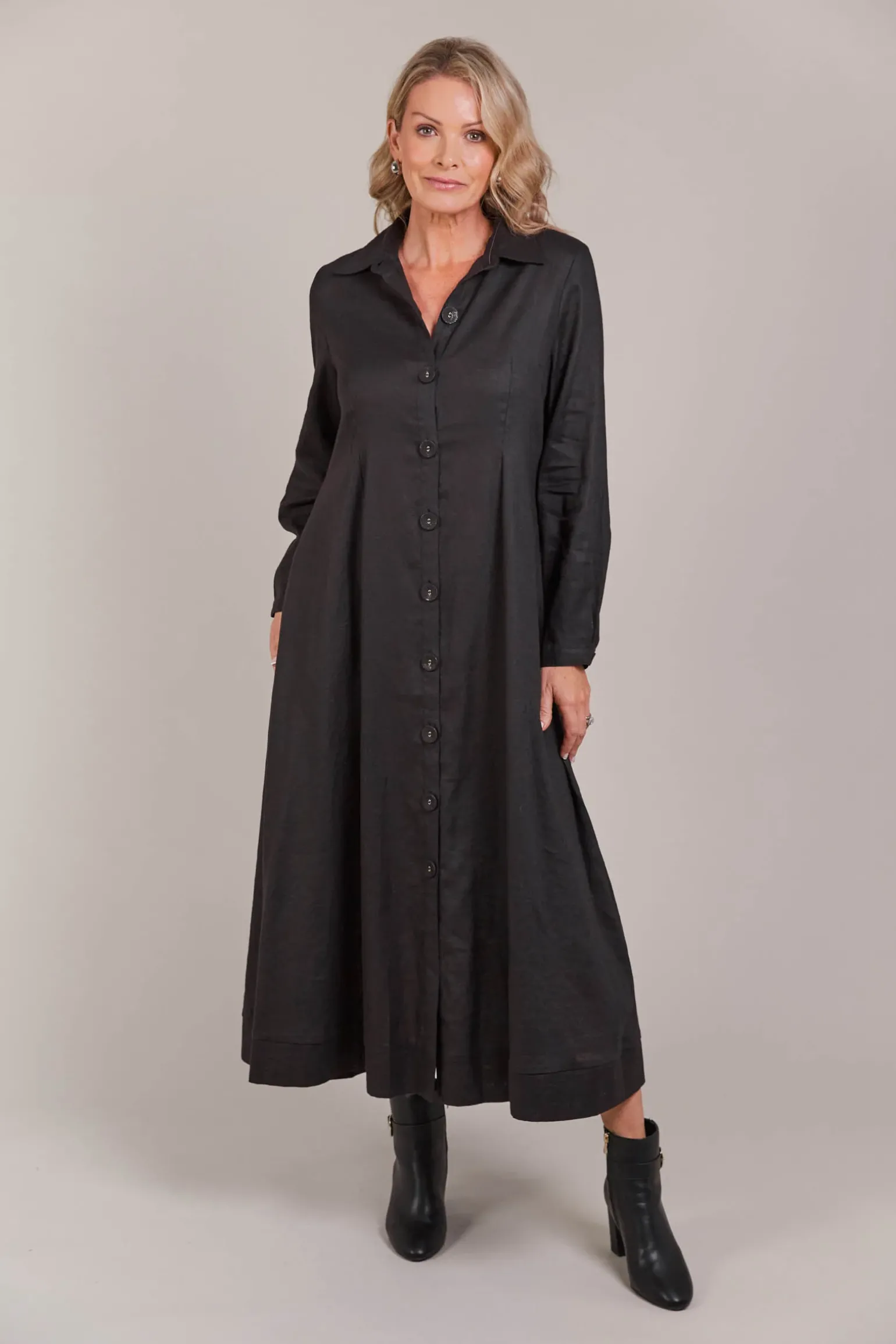 Laax Shirt Dress - Black