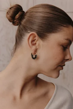 Manta Round Earring - Black