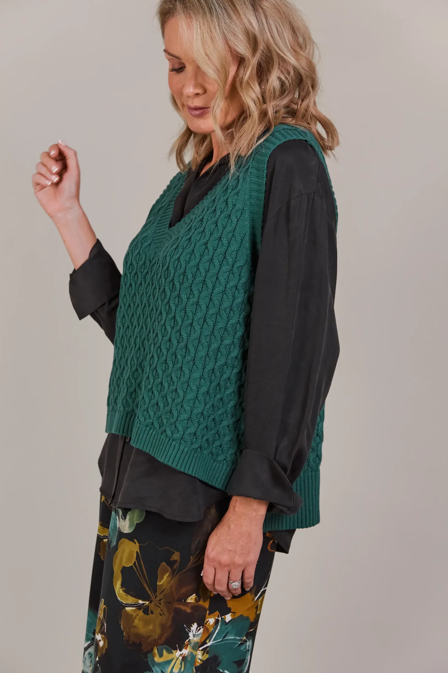 Naviva Vest - Peacock