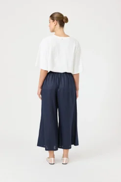 Studio Crop Pant - Navy