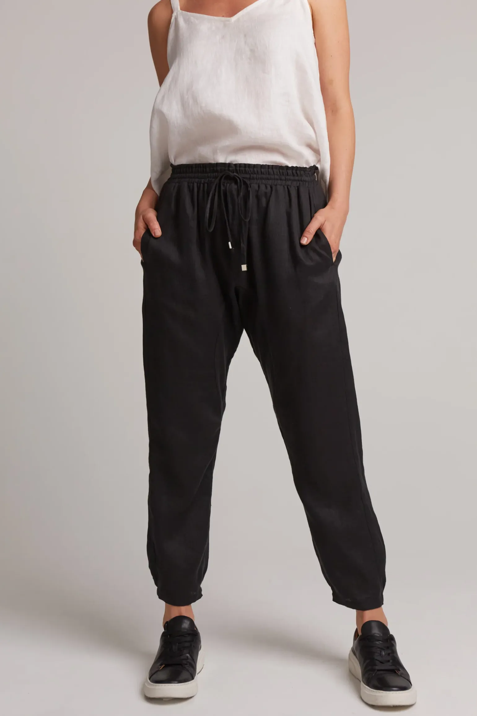 Studio Relaxed Pant - Ebony
