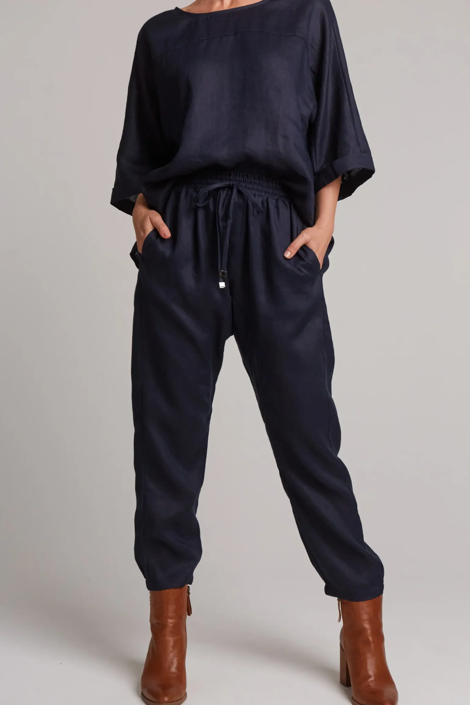 Studio Relaxed Pant - Navy