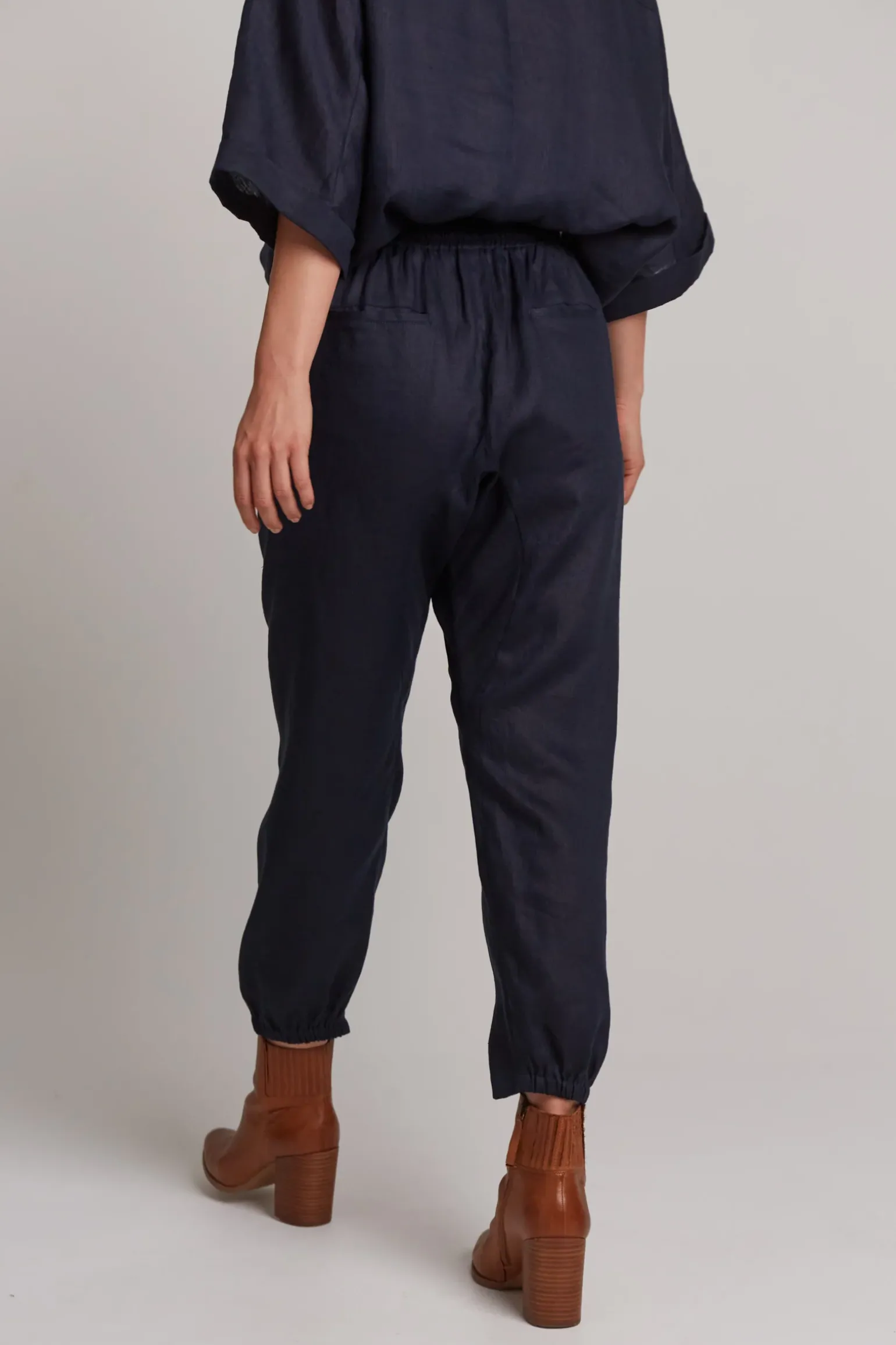 Studio Relaxed Pant - Navy